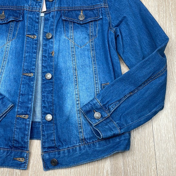 Brand new cute jean jacket - Picture 3 of 6